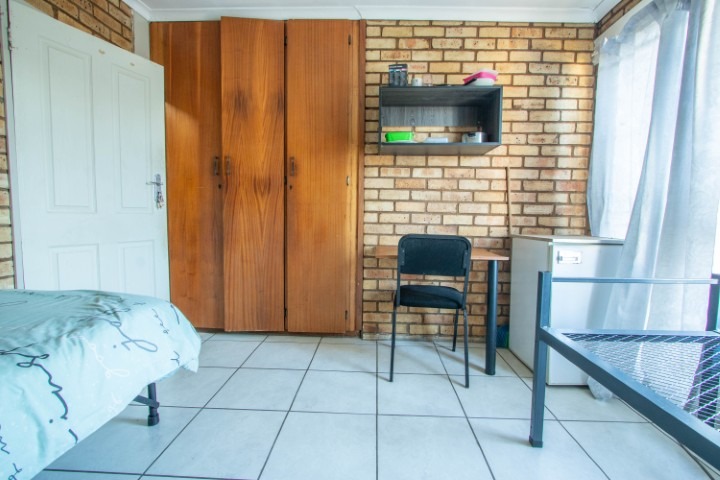 To Let 11 Bedroom Property for Rent in Die Bult North West